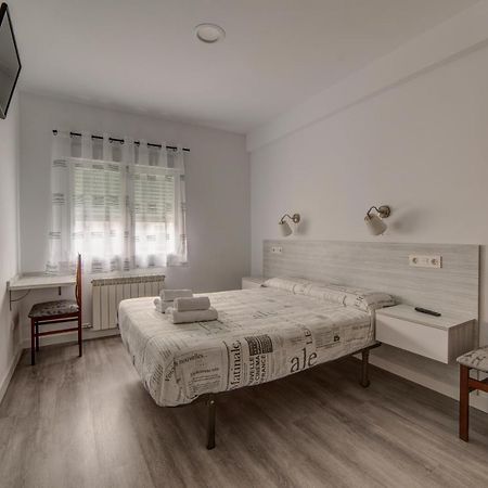 Burgo Hostal Lar מראה חיצוני תמונה