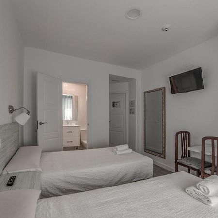Burgo Hostal Lar מראה חיצוני תמונה