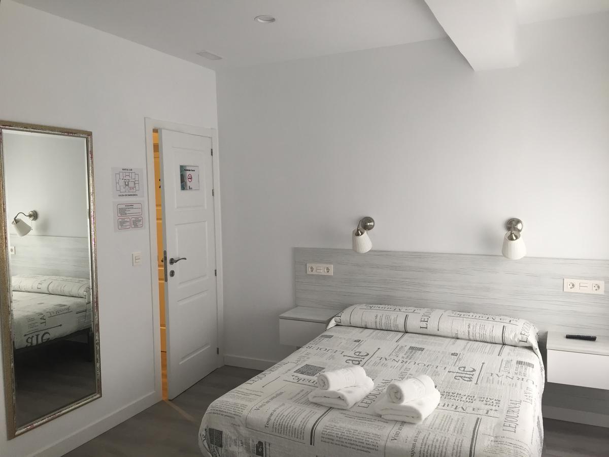 Burgo Hostal Lar מראה חיצוני תמונה
