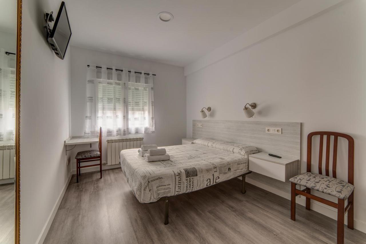 Burgo Hostal Lar מראה חיצוני תמונה