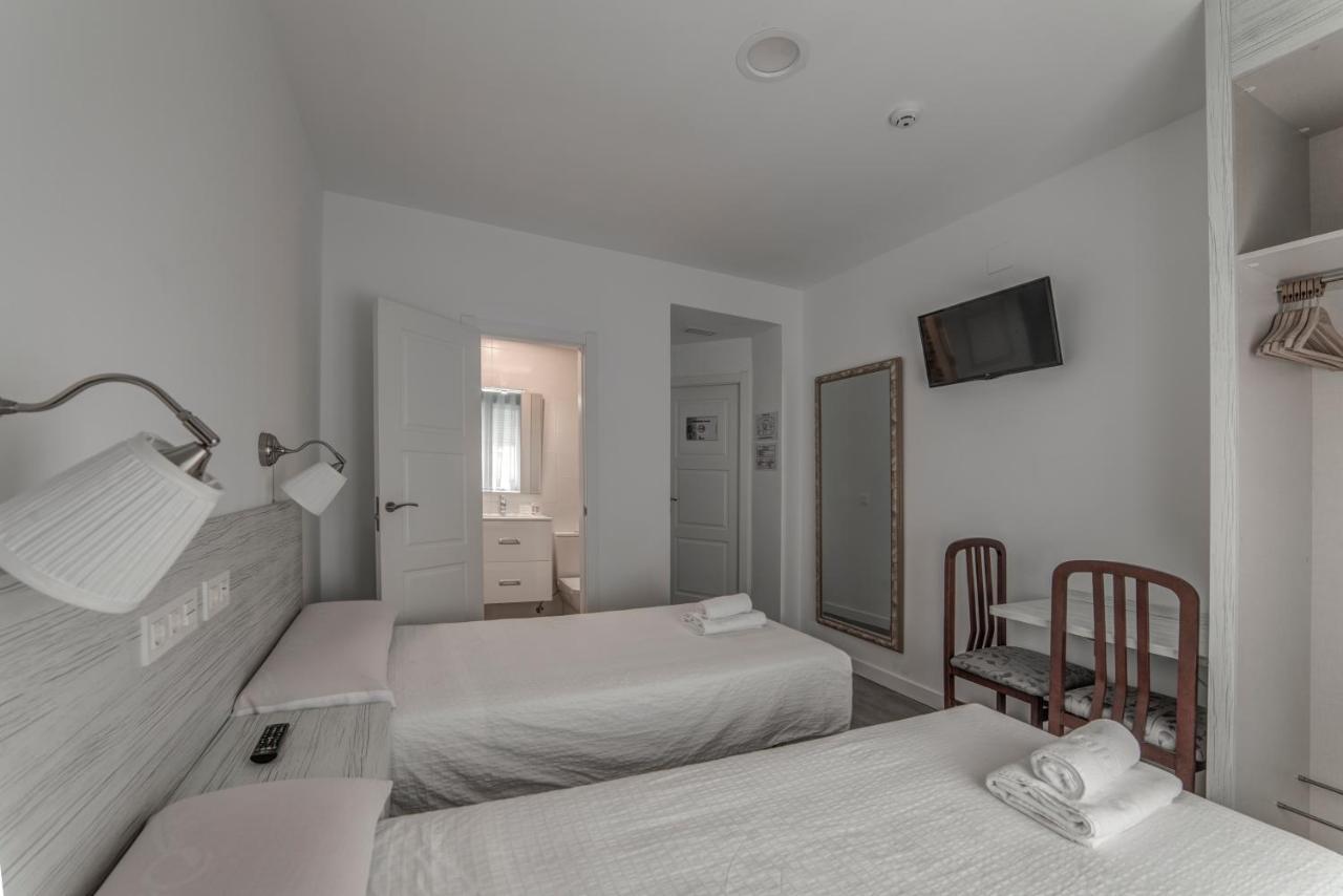 Burgo Hostal Lar מראה חיצוני תמונה