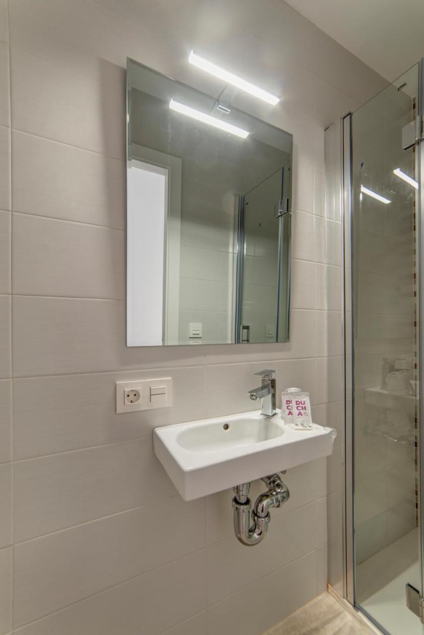 Burgo Hostal Lar מראה חיצוני תמונה