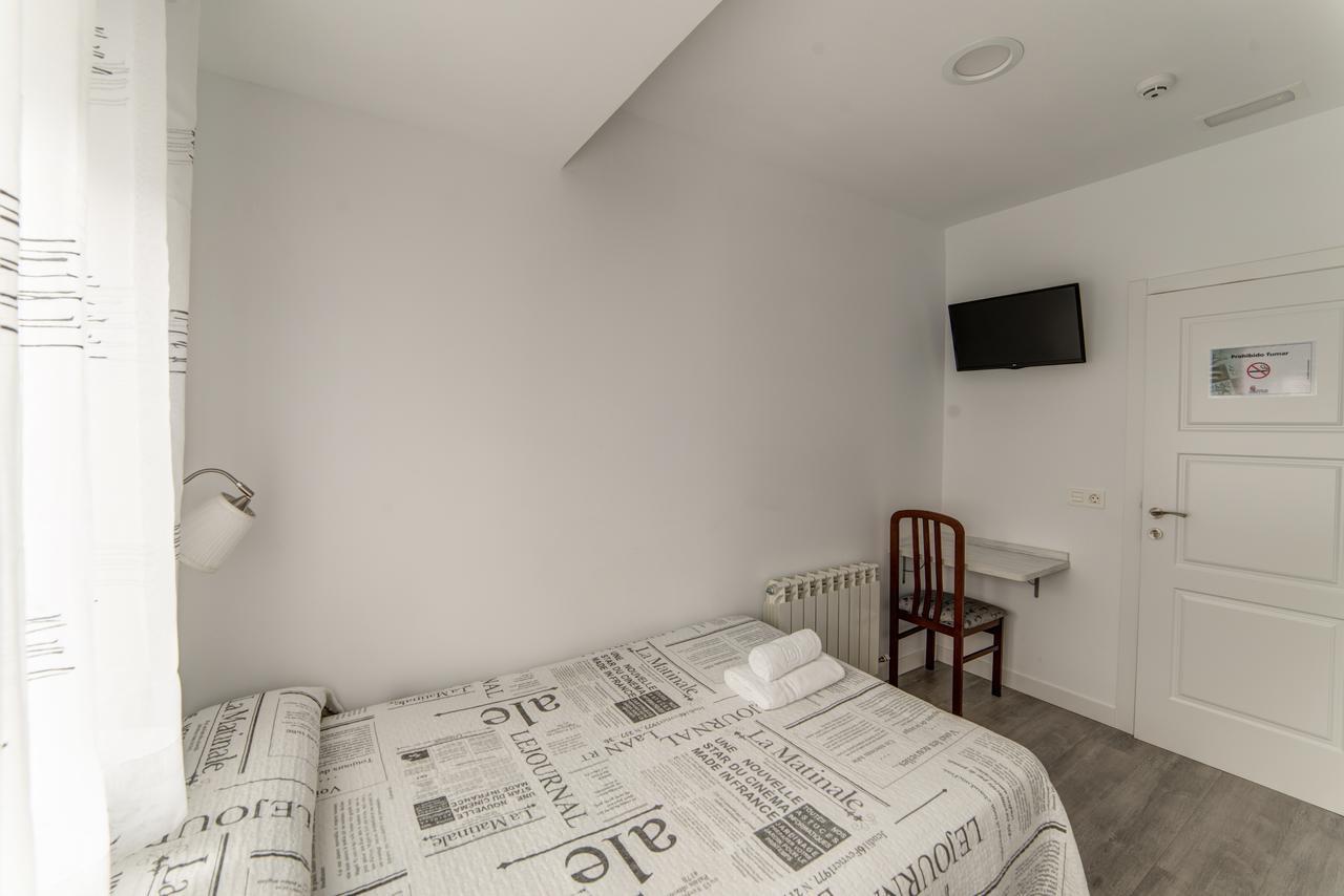 Burgo Hostal Lar מראה חיצוני תמונה