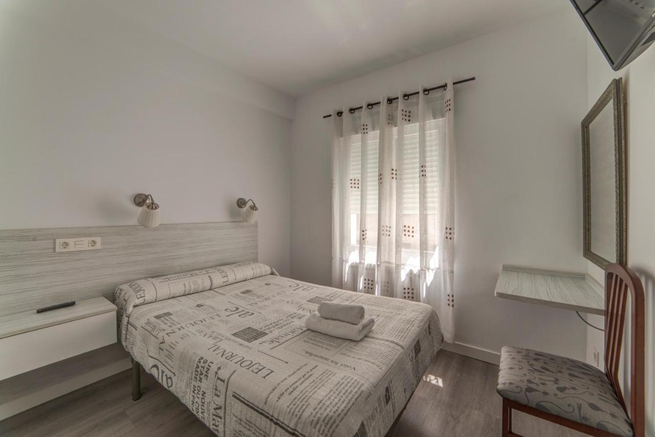 Burgo Hostal Lar מראה חיצוני תמונה