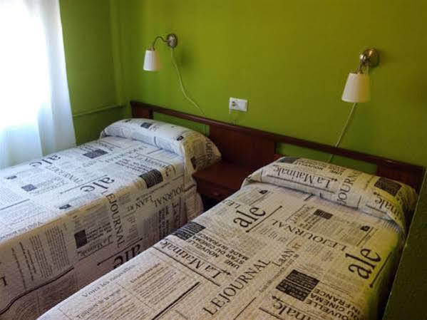 Burgo Hostal Lar מראה חיצוני תמונה