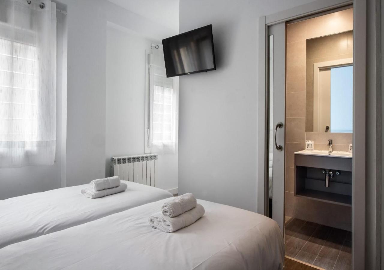 Burgo Hostal Lar מראה חיצוני תמונה