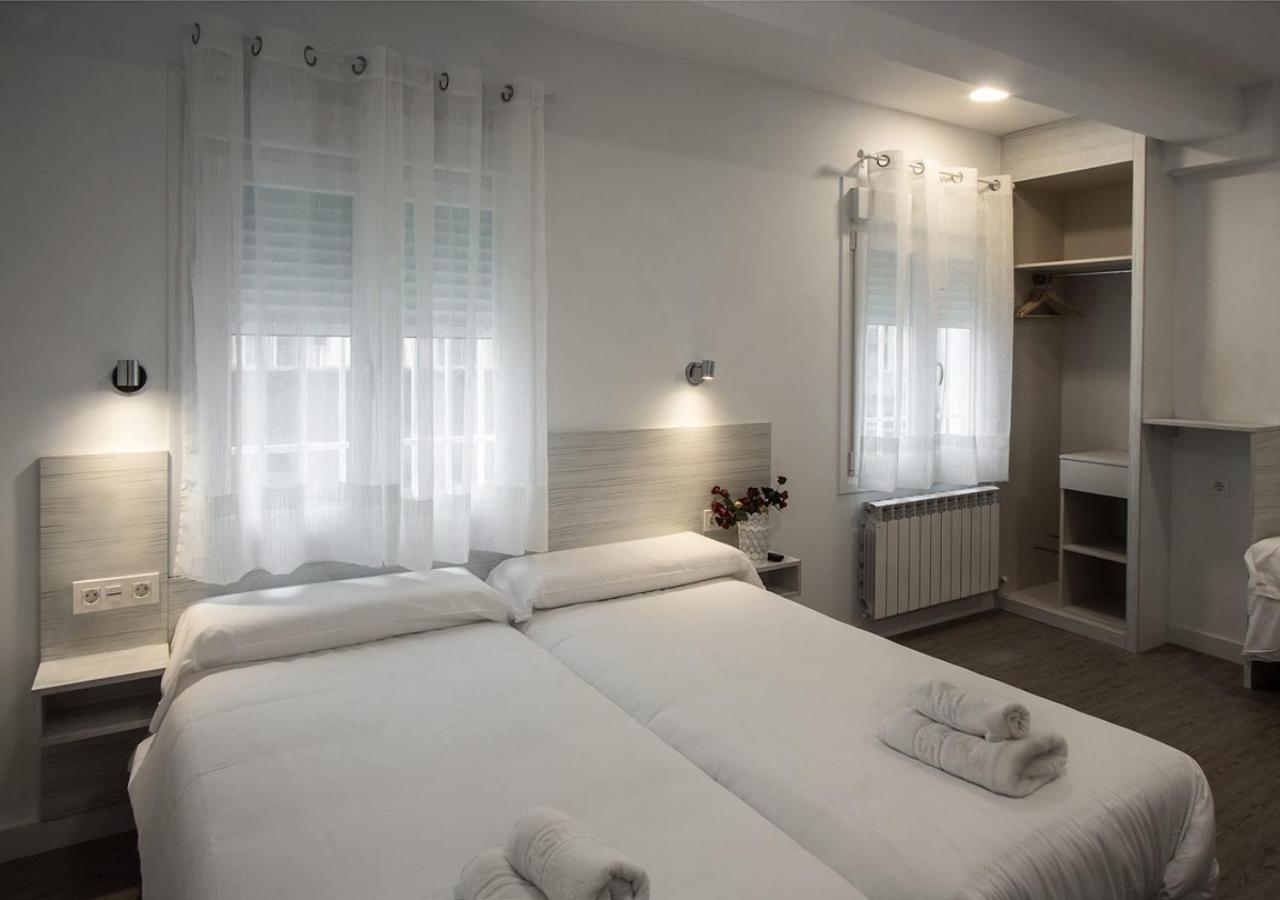 Burgo Hostal Lar מראה חיצוני תמונה
